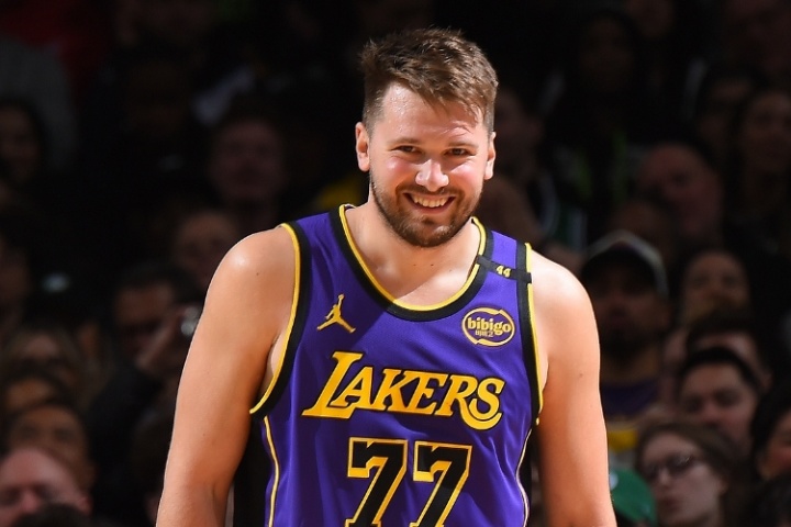 大钱湖人27年可和东契奇重签4年3.23亿 若等1年可签5年4.18亿