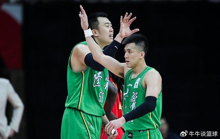 开云体育官网-3球员失业！郭士强弟子没续约，顶薪投手要退役，山西放弃老将