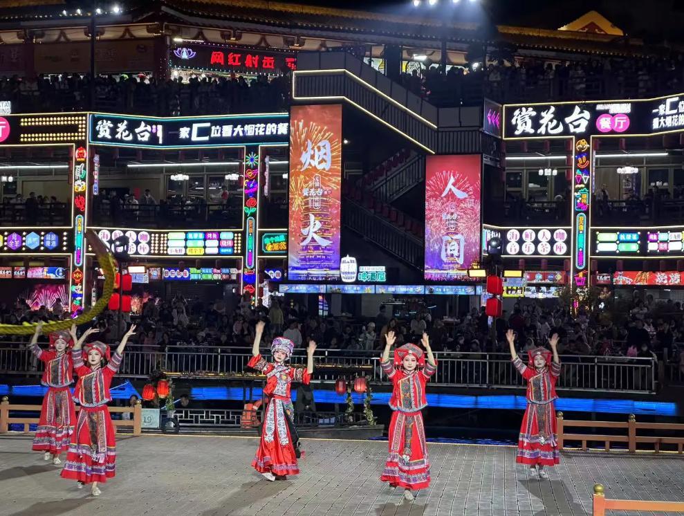 开云平台-女子曝浙江餐厅强制消费，满698才能入座，店家仍嘴硬，结局爽了