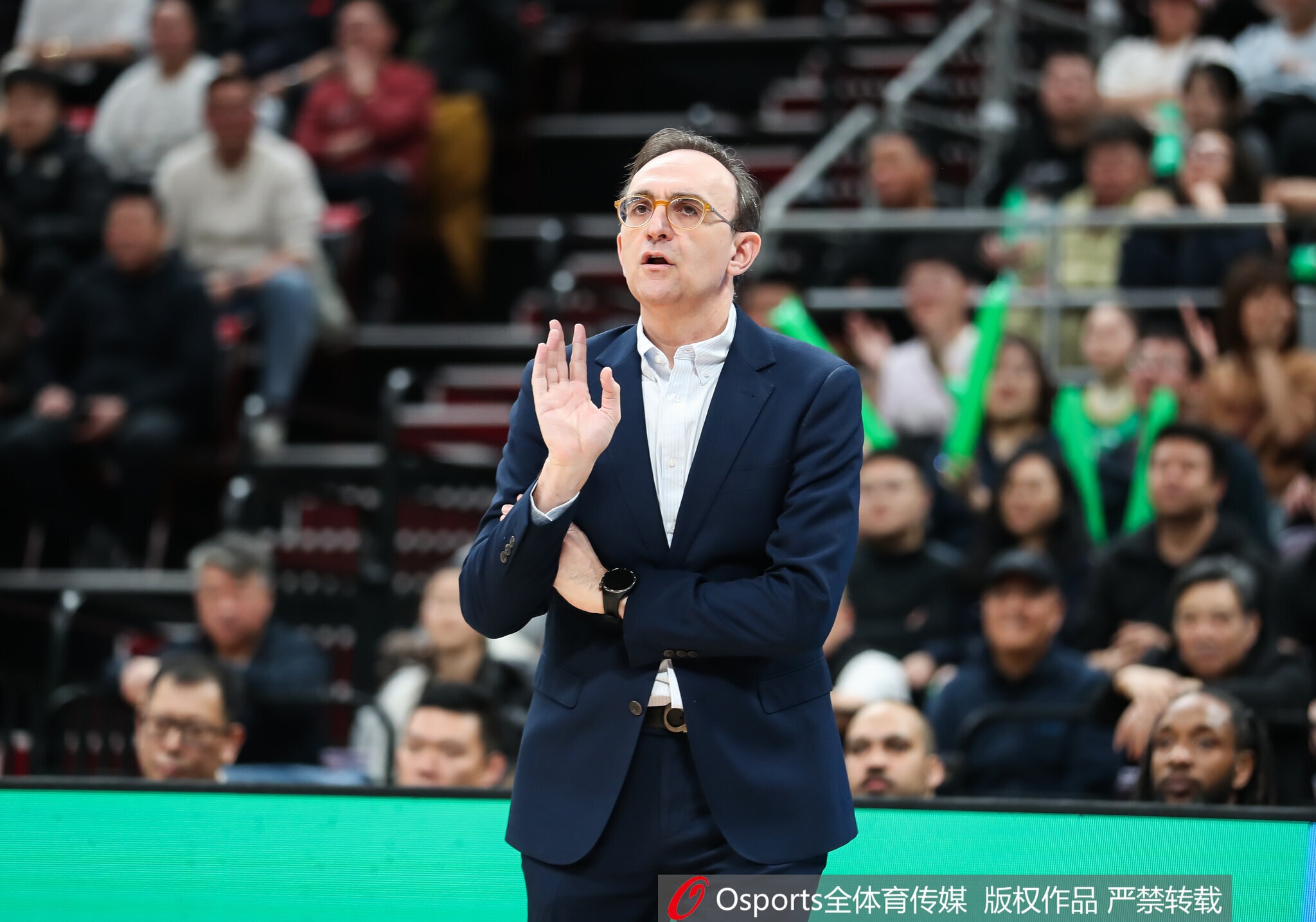 kaiyun-乌戈：哈维需要第三节那样的手感找回节奏 我尽可能给每个人机会