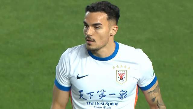 开云体育官网-后防核心缺阵，彭啸该上了，泰山破重庆铁桶阵 得靠克雷桑再救主